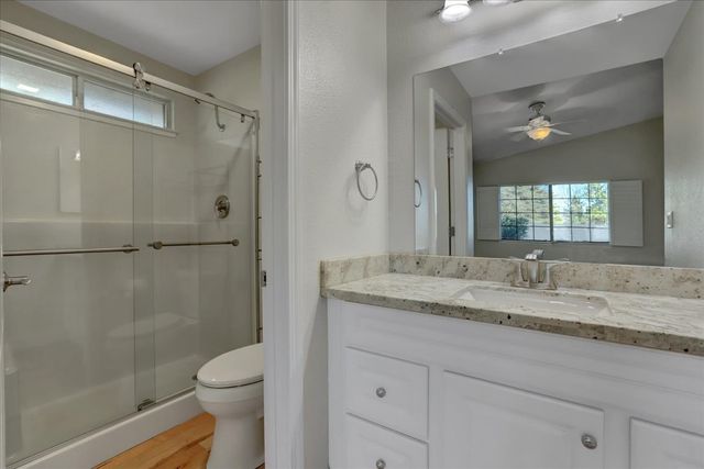 18250 Lake Forest Dr, Penn Valley, CA 95946