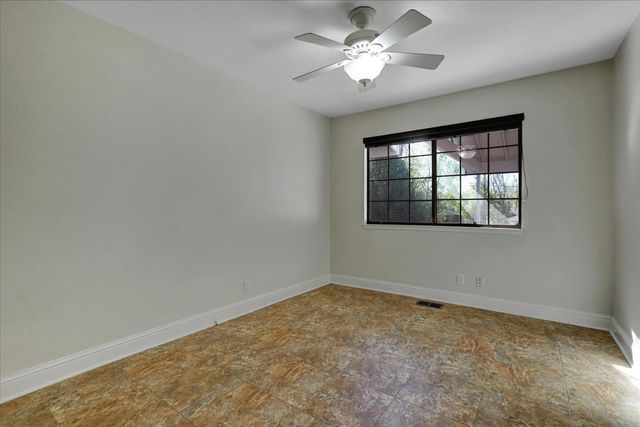 18250 Lake Forest Dr, Penn Valley, CA 95946