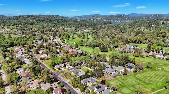 18250 Lake Forest Dr, Penn Valley, CA 95946