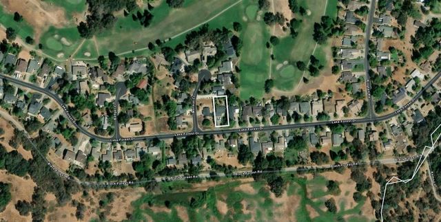 18250 Lake Forest Dr, Penn Valley, CA 95946