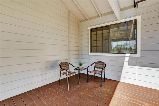 18250 Lake Forest Dr, Penn Valley, CA 95946