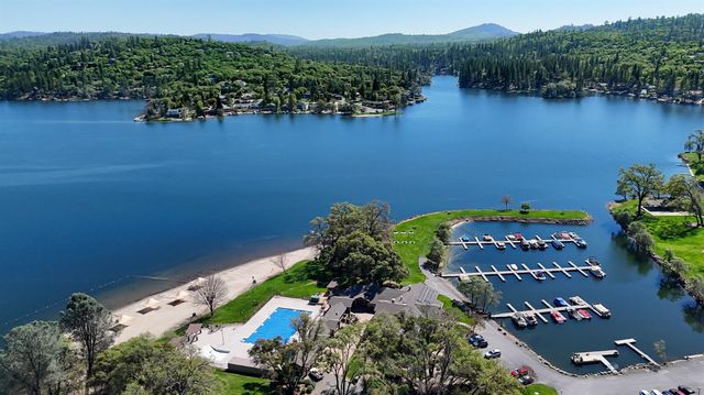 18250 Lake Forest Dr, Penn Valley, CA 95946