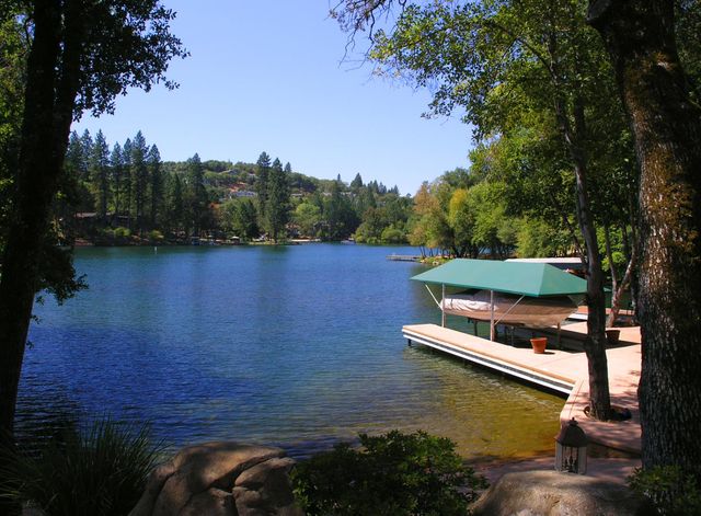18250 Lake Forest Dr, Penn Valley, CA 95946