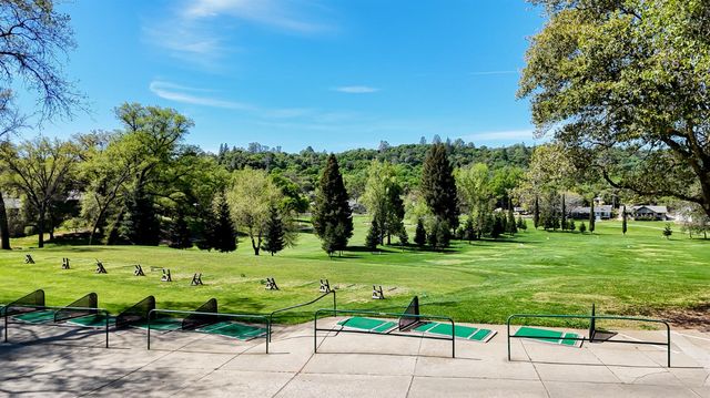 18250 Lake Forest Dr, Penn Valley, CA 95946