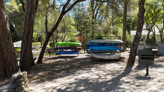 18250 Lake Forest Dr, Penn Valley, CA 95946