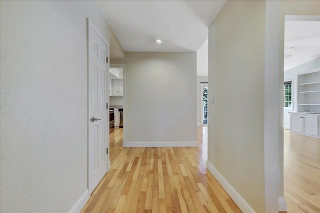 18250 Lake Forest Dr, Penn Valley, CA 95946