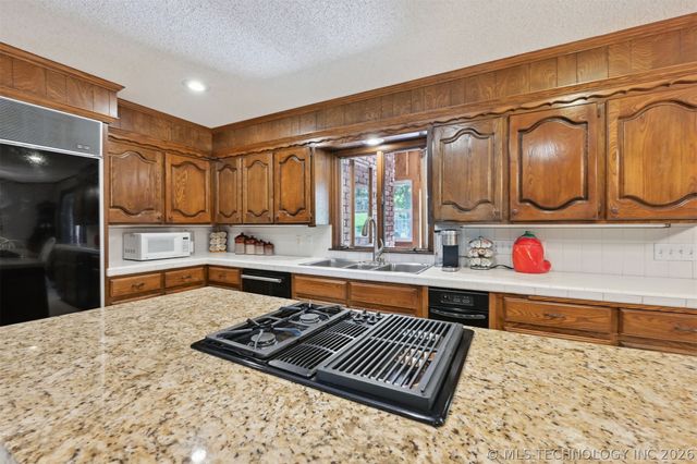 2956 E 69th Street, Tulsa, OK 74136