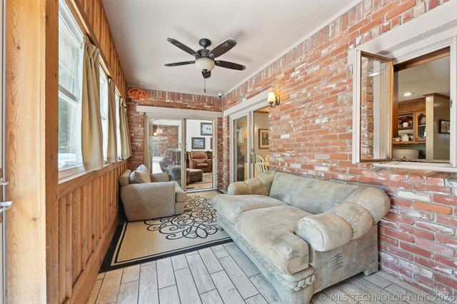 2956 E 69th Street, Tulsa, OK 74136