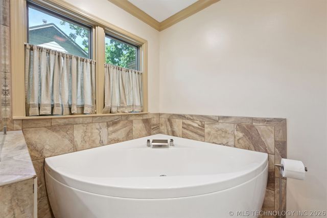 2956 E 69th Street, Tulsa, OK 74136