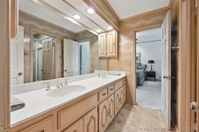 2956 E 69th Street, Tulsa, OK 74136