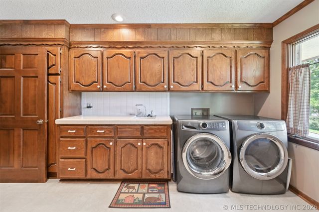 2956 E 69th Street, Tulsa, OK 74136