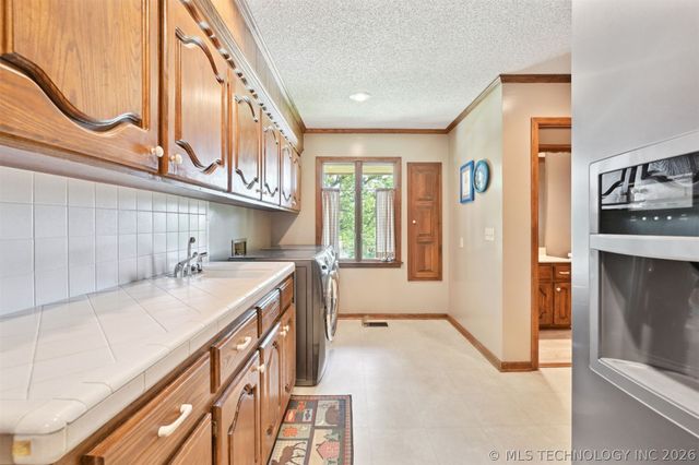 2956 E 69th Street, Tulsa, OK 74136