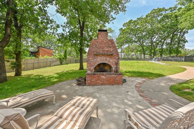 2956 E 69th Street, Tulsa, OK 74136