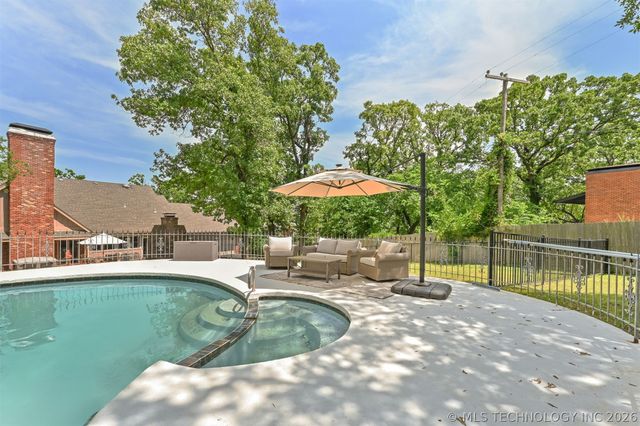 2956 E 69th Street, Tulsa, OK 74136