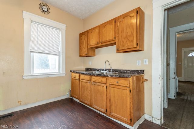 10401 Olivet Avenue, Cleveland, OH 44108