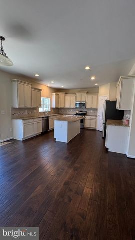 11151 SAINT CHRISTOPHER DR, White Plains, MD 20695