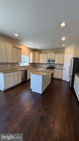 11151 SAINT CHRISTOPHER DR, White Plains, MD 20695