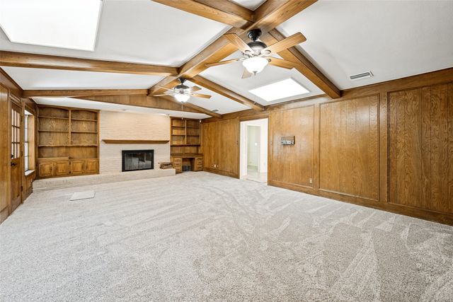 2414 Lakeview Circle, Arlington, TX 76013