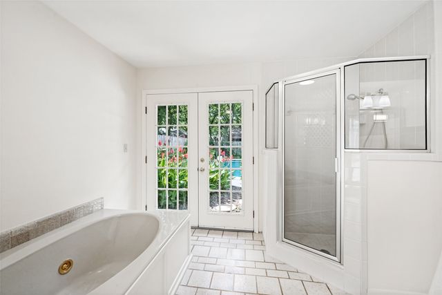 2414 Lakeview Circle, Arlington, TX 76013