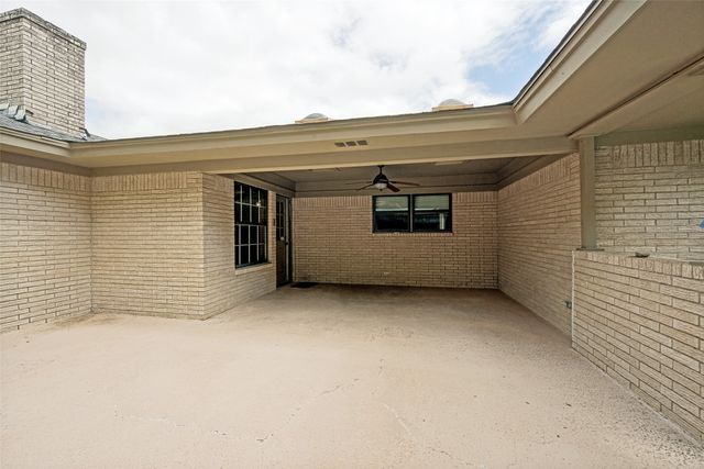 2414 Lakeview Circle, Arlington, TX 76013