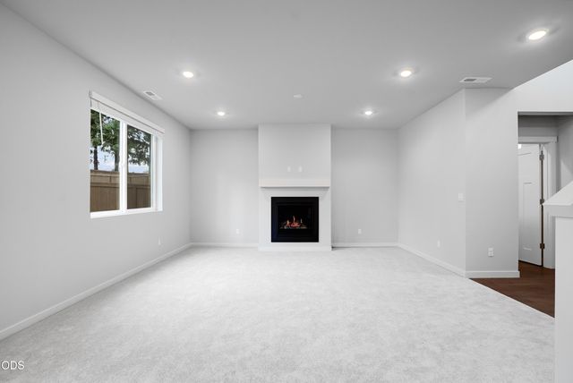 63126 NE Henningsen Pl, Bend, OR 97701