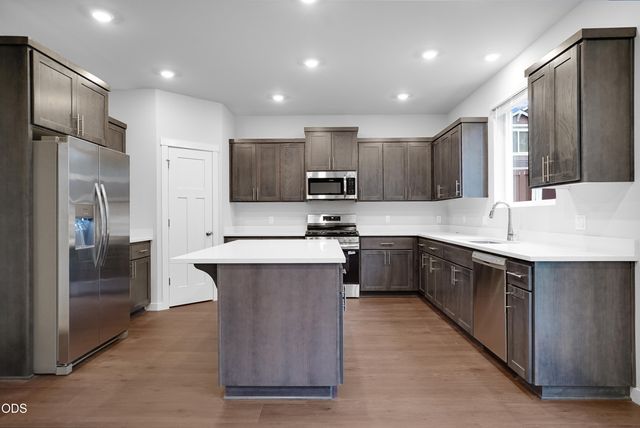 63126 NE Henningsen Pl, Bend, OR 97701