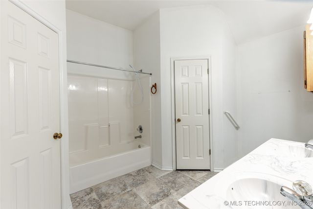 11925 S 268th East Avenue, Coweta, OK 74429