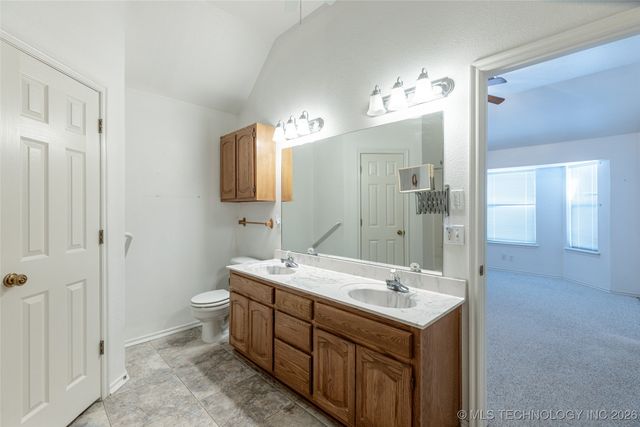 11925 S 268th East Avenue, Coweta, OK 74429