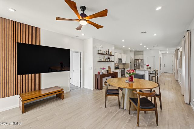 17277 W DALEY Lane, Surprise, AZ 85387