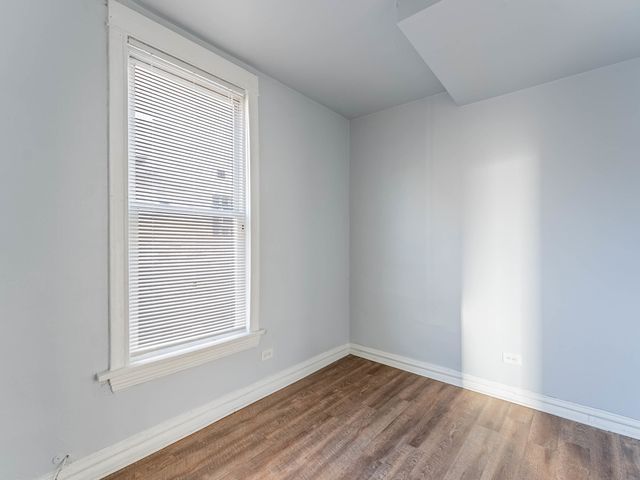 1521 Grove Avenue 1, Berwyn, IL 60402