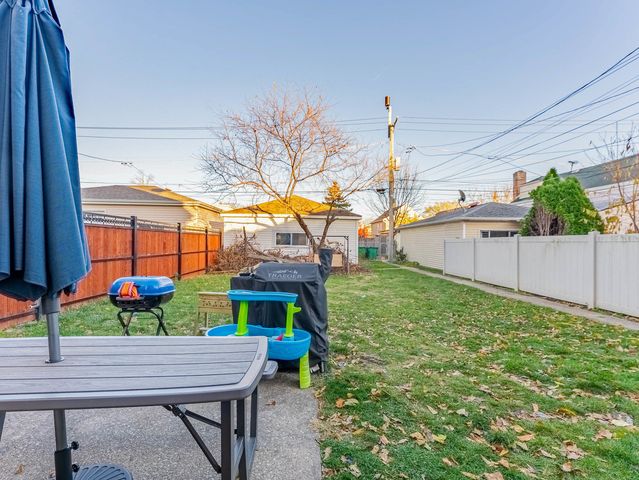 1521 Grove Avenue 1, Berwyn, IL 60402