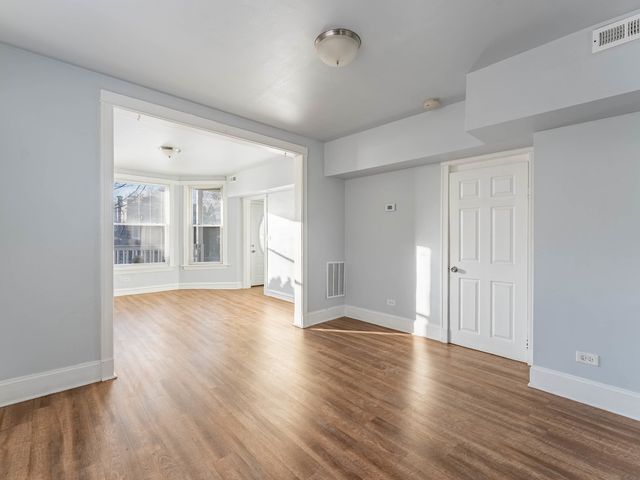 1521 Grove Avenue 1, Berwyn, IL 60402