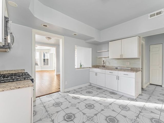 1521 Grove Avenue 1, Berwyn, IL 60402