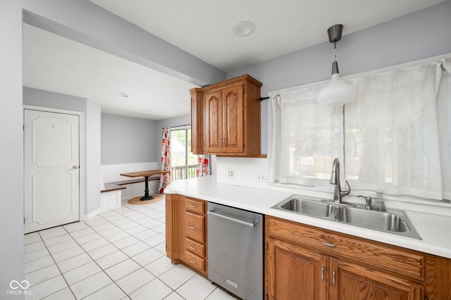 7024 Broadway, Indianapolis, IN 46220