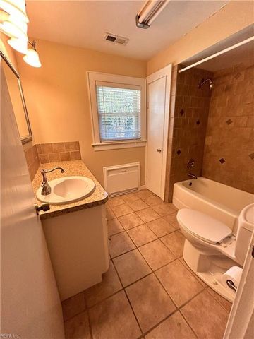 133 Nelson DR, Newport News, VA 23601