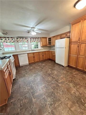 133 Nelson DR, Newport News, VA 23601