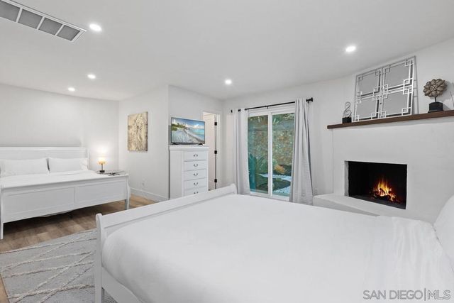 1112 Starview Dr, Vista, CA 92084