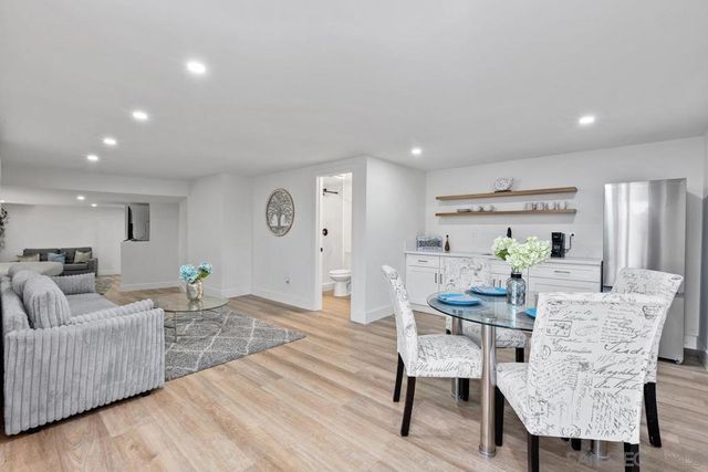 1112 Starview Dr, Vista, CA 92084