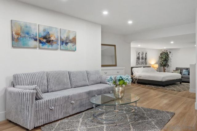 1112 Starview Dr, Vista, CA 92084