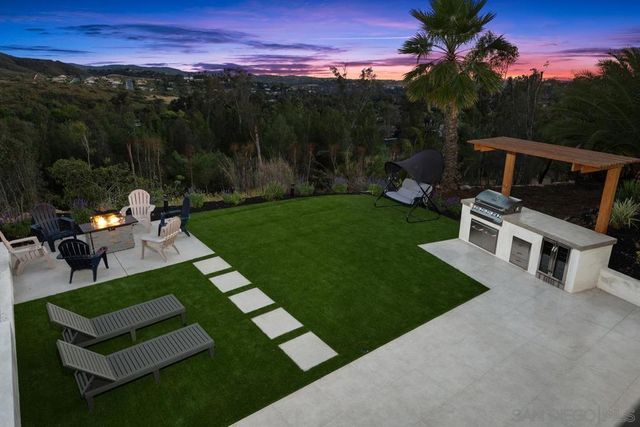 1112 Starview Dr, Vista, CA 92084