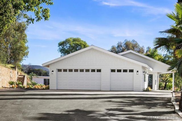 1112 Starview Dr, Vista, CA 92084