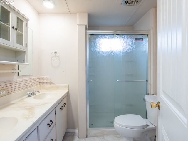 3950 COBURG Rd 52, Eugene, OR 97408