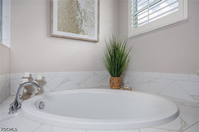 2977 Willow Ridge CT, Fort Myers, FL 33905
