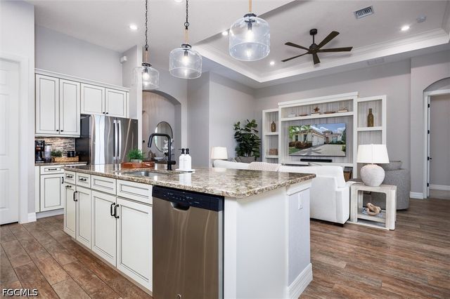 2977 Willow Ridge CT, Fort Myers, FL 33905