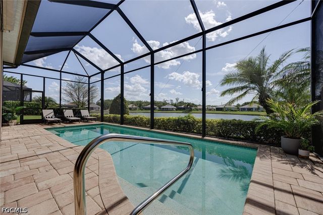 2977 Willow Ridge CT, Fort Myers, FL 33905