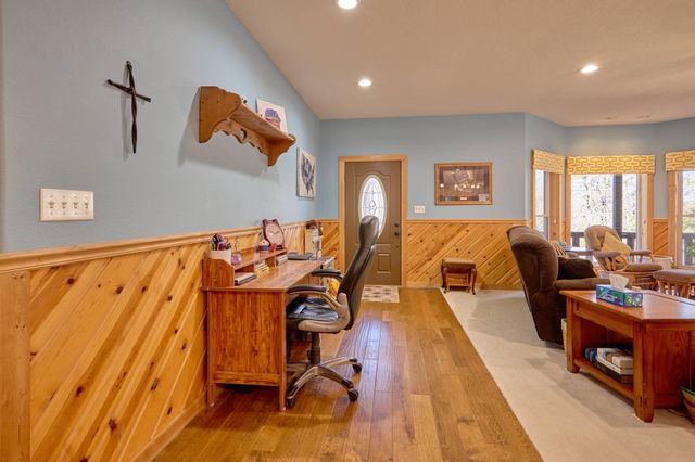 1560 Co Rd 5570, Willow Springs, MO 65793