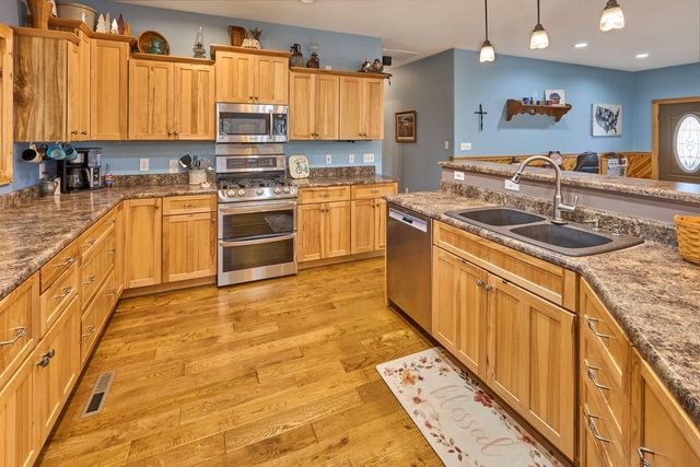 1560 Co Rd 5570, Willow Springs, MO 65793