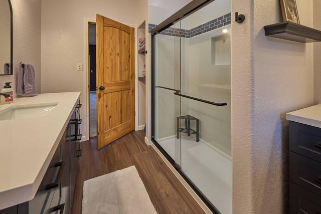 1560 Co Rd 5570, Willow Springs, MO 65793