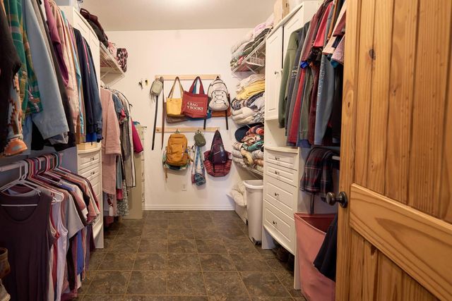 1560 Co Rd 5570, Willow Springs, MO 65793