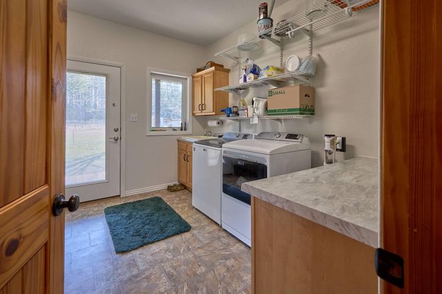 1560 Co Rd 5570, Willow Springs, MO 65793